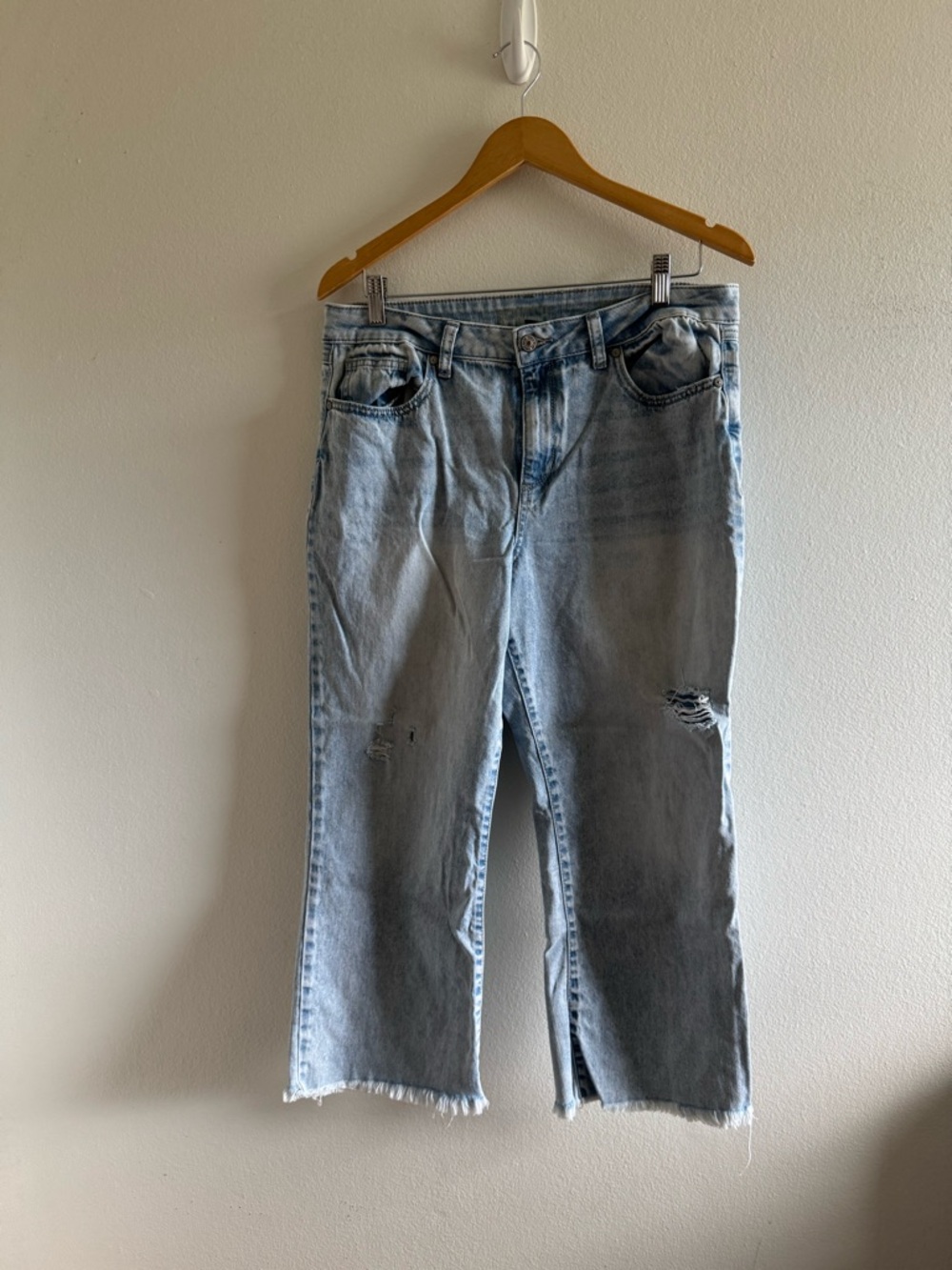 RewashLight Wash Women's Distressed Straight-Leg Jeans size 13/31